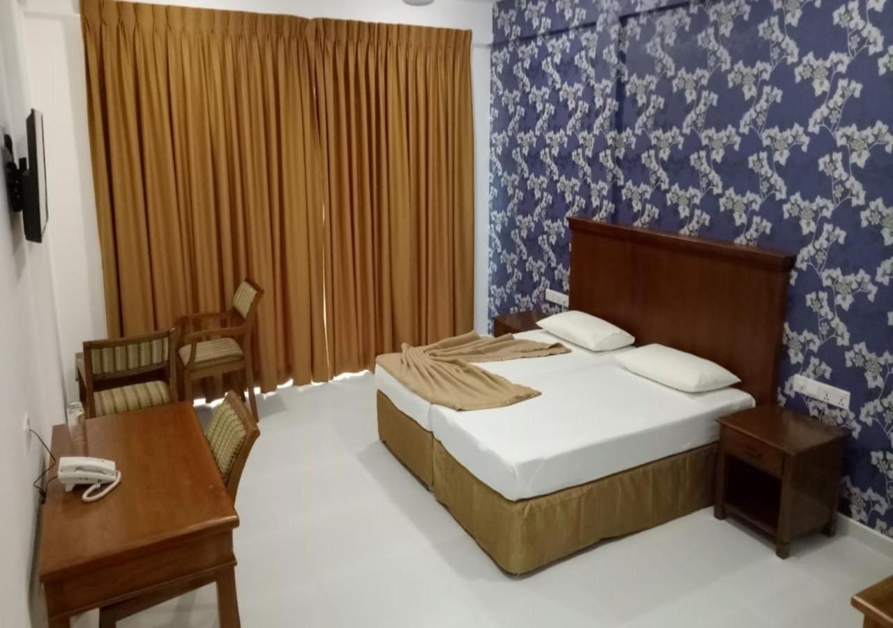 Garden Beach Hotel Калутара Екстериор снимка