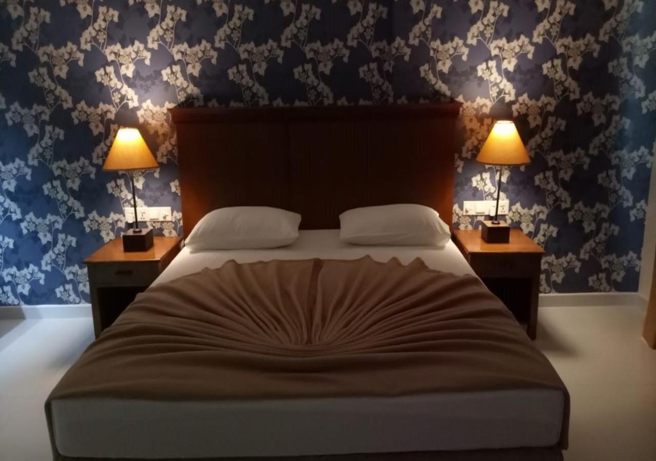 Garden Beach Hotel Калутара Екстериор снимка