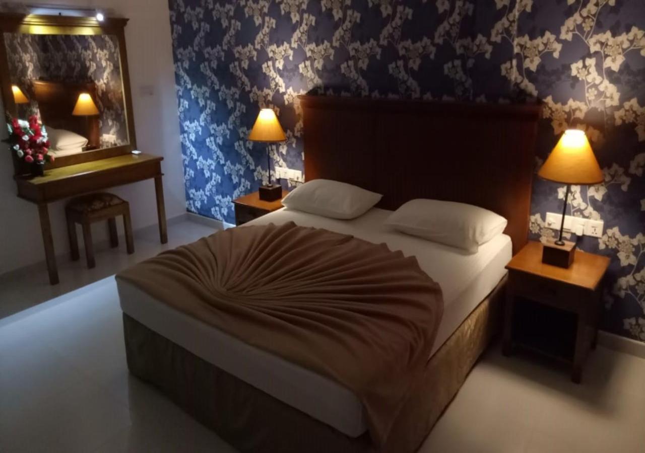Garden Beach Hotel Калутара Екстериор снимка