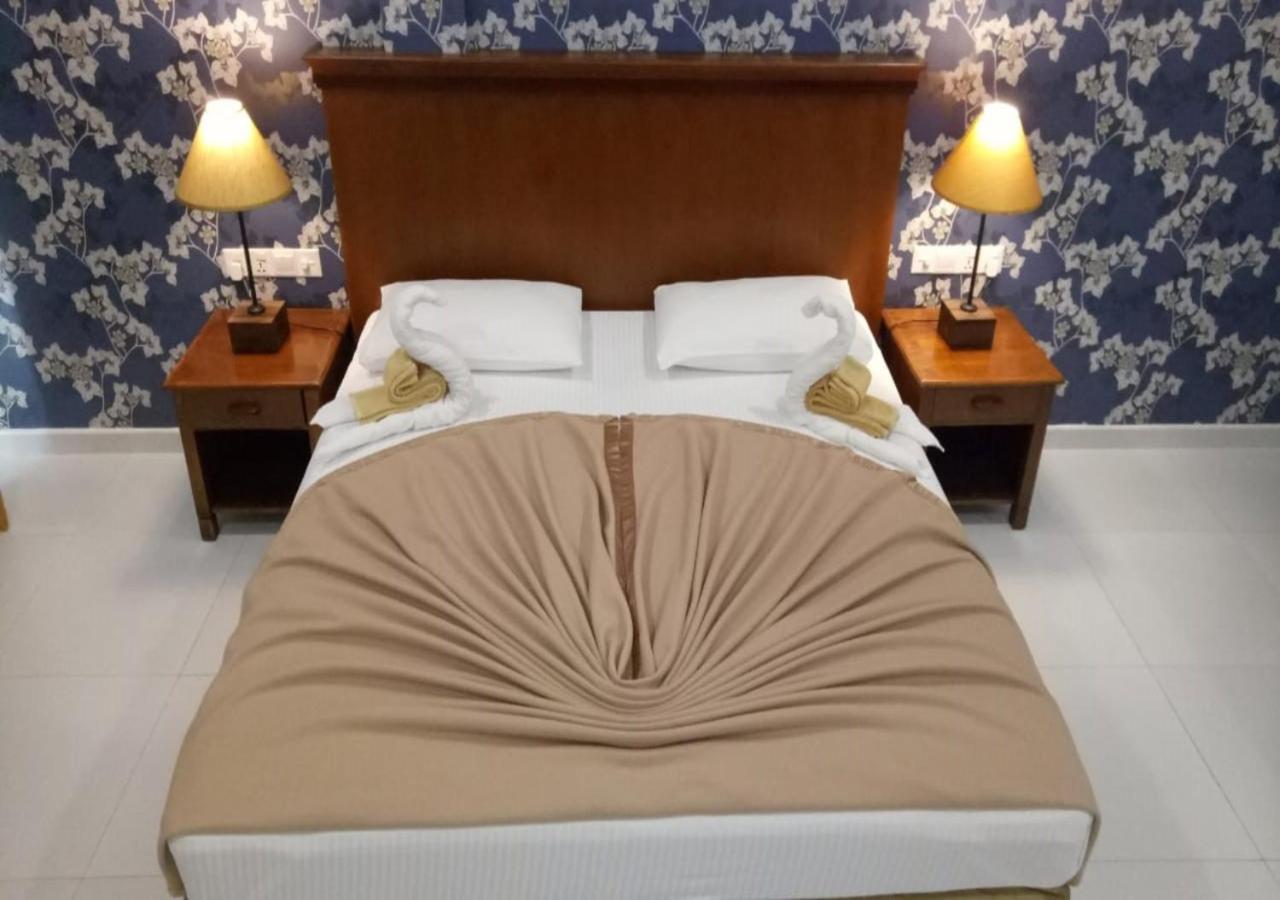 Garden Beach Hotel Калутара Екстериор снимка