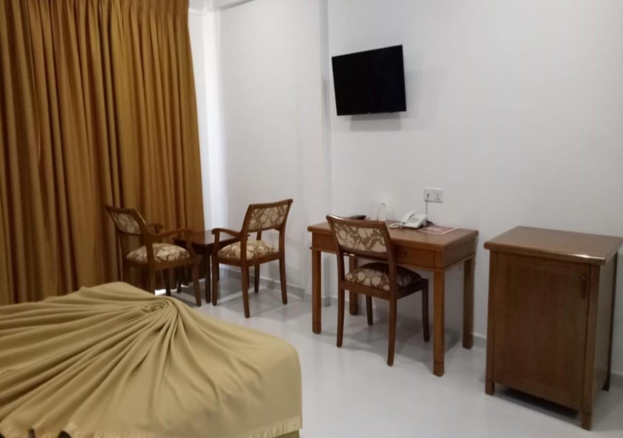 Garden Beach Hotel Калутара Екстериор снимка