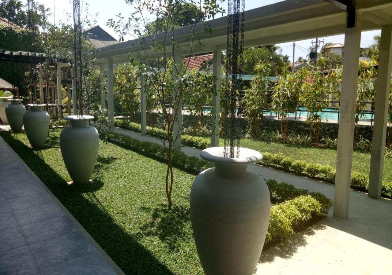 Garden Beach Hotel Калутара Екстериор снимка
