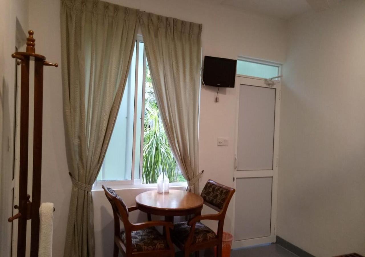 Garden Beach Hotel Калутара Екстериор снимка