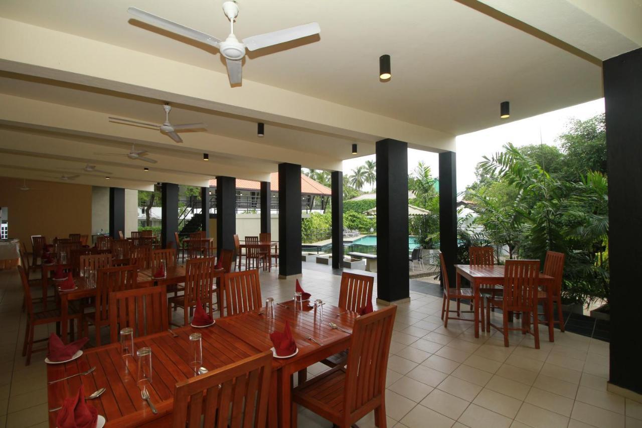 Garden Beach Hotel Калутара Екстериор снимка